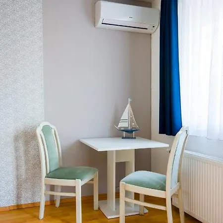 فندق مبيت وإفطار Margret Haus *