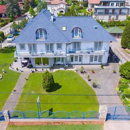Margret Haz Balatonfured