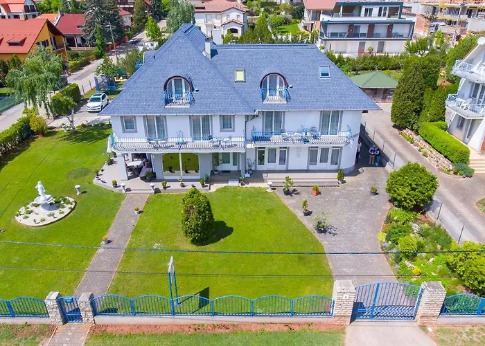 Margret Haz Balatonfured